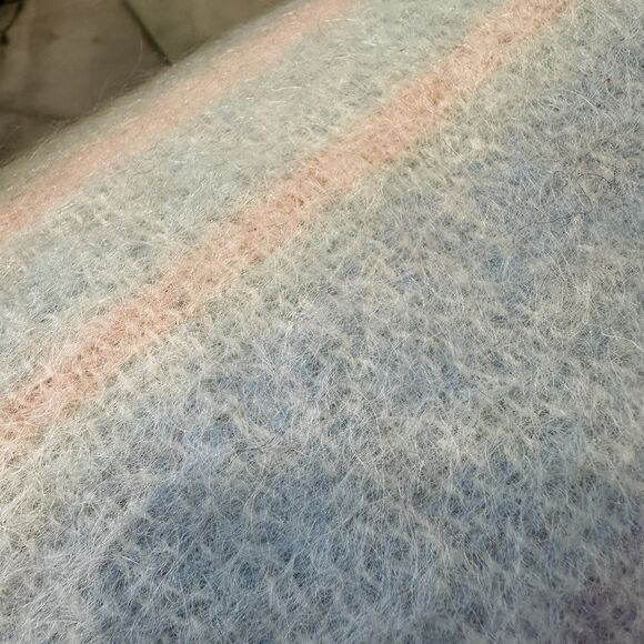 Mohair Wool Blanket 60 X 54 Made in Great Britain. - Picture 4 of 8